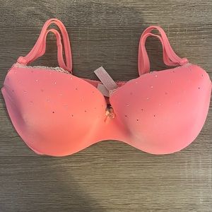 Victoria Secret Push Up Bra. 36D.